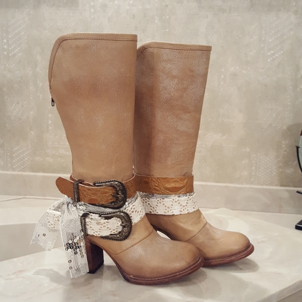 Freebird by Steven Bae Boots Tan/White